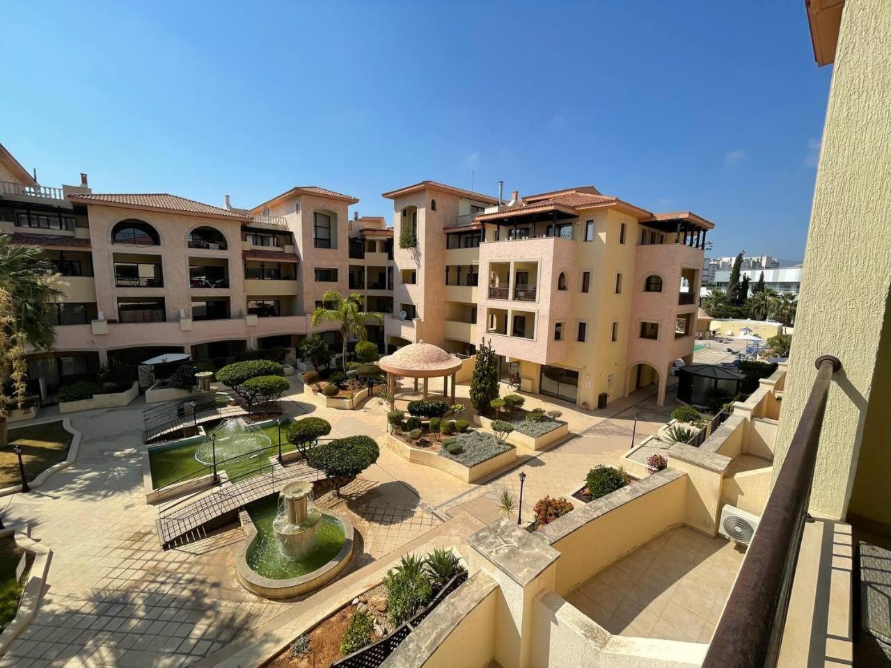 Queens Gardens Пафос Екстериор снимка